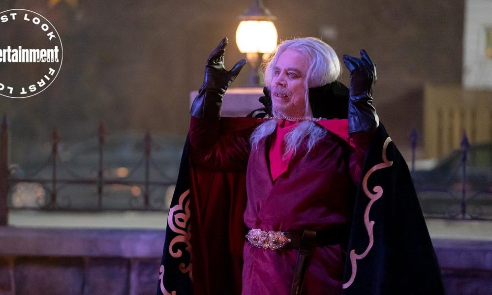 See Mark Hamill as vampire in What We Do in the Shadows